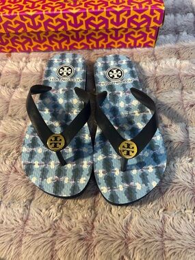 Tory Burch Blue Patterned Logo Flip Flops with Black Straps size 5